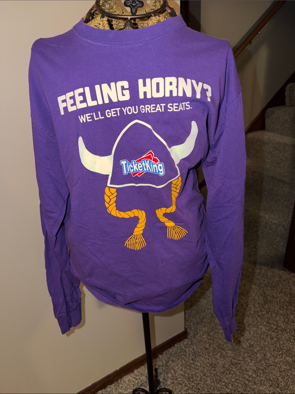 Minnesota Vikings Long-Sleeve Graphic Te